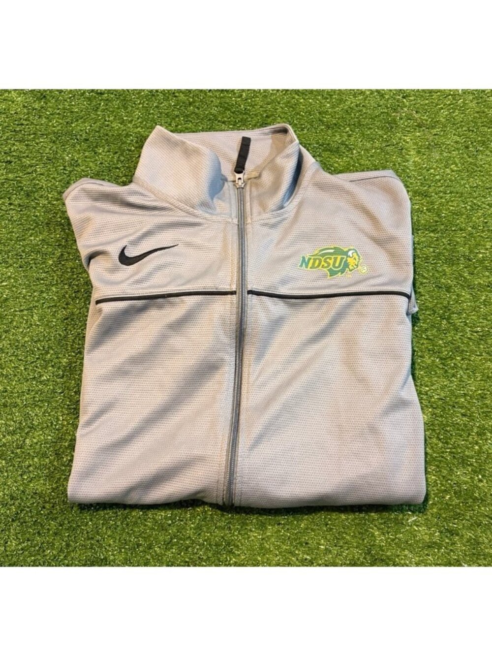 North Dakota State Bisons jacket mens XL gray nike full zip lighweight football